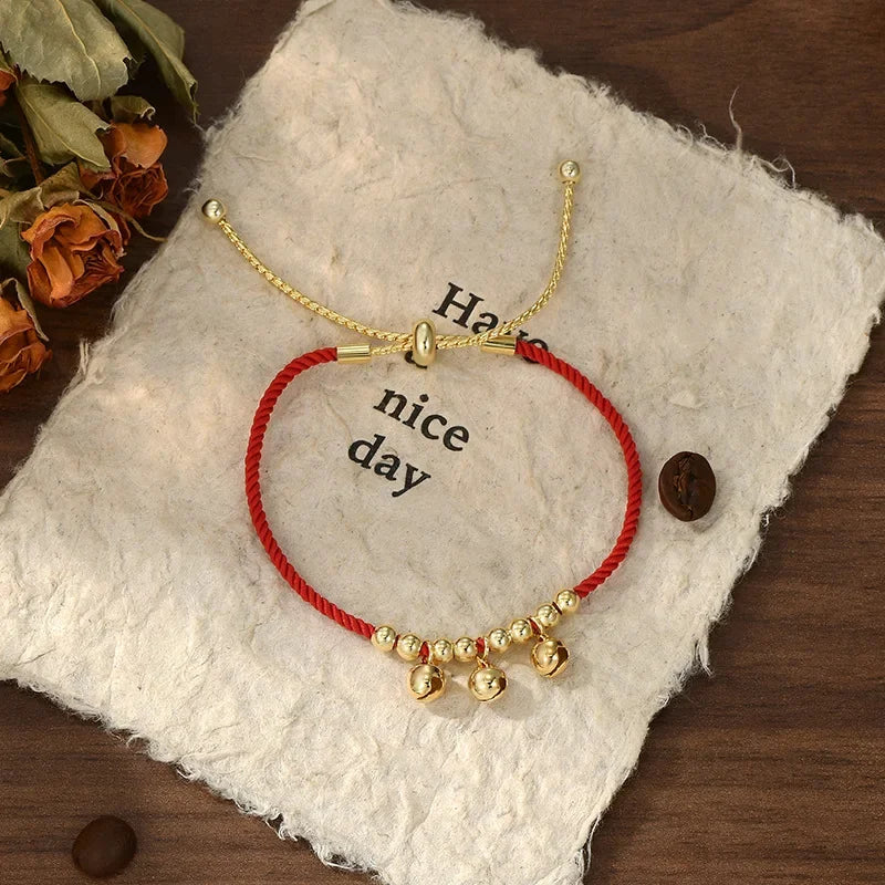 Pulsera Hilo Rojo Campanitas