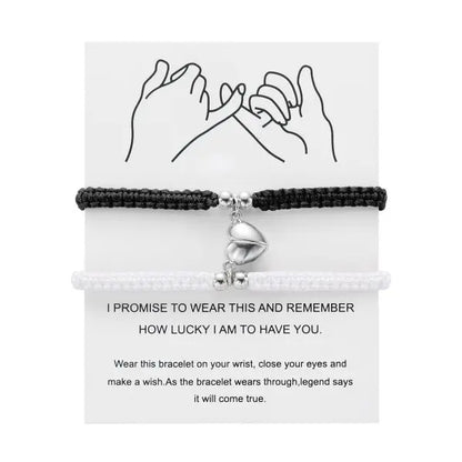 Par de Pulseras Hilo Corazón - Unidos con Imán