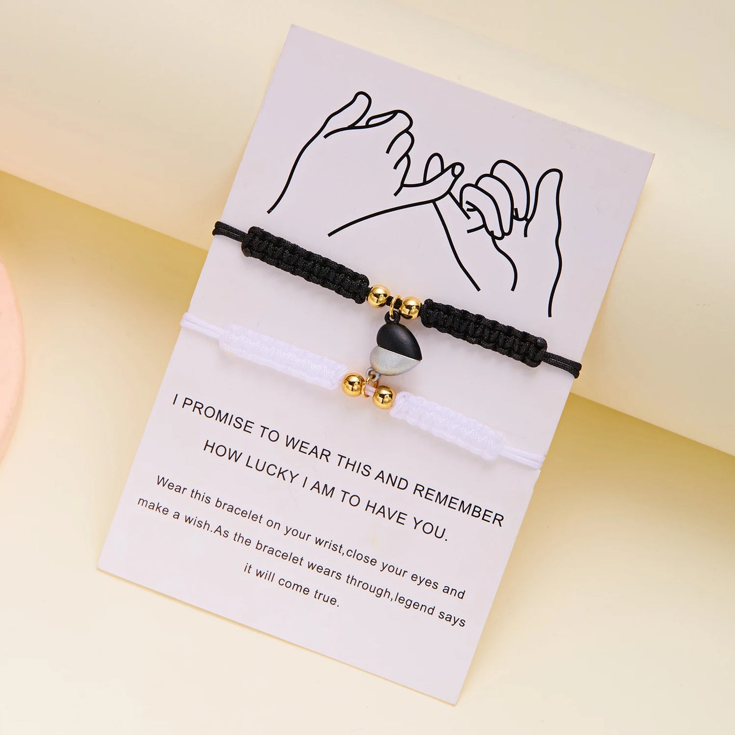 Par de Pulseras Hilo Corazón - Unidos con Imán